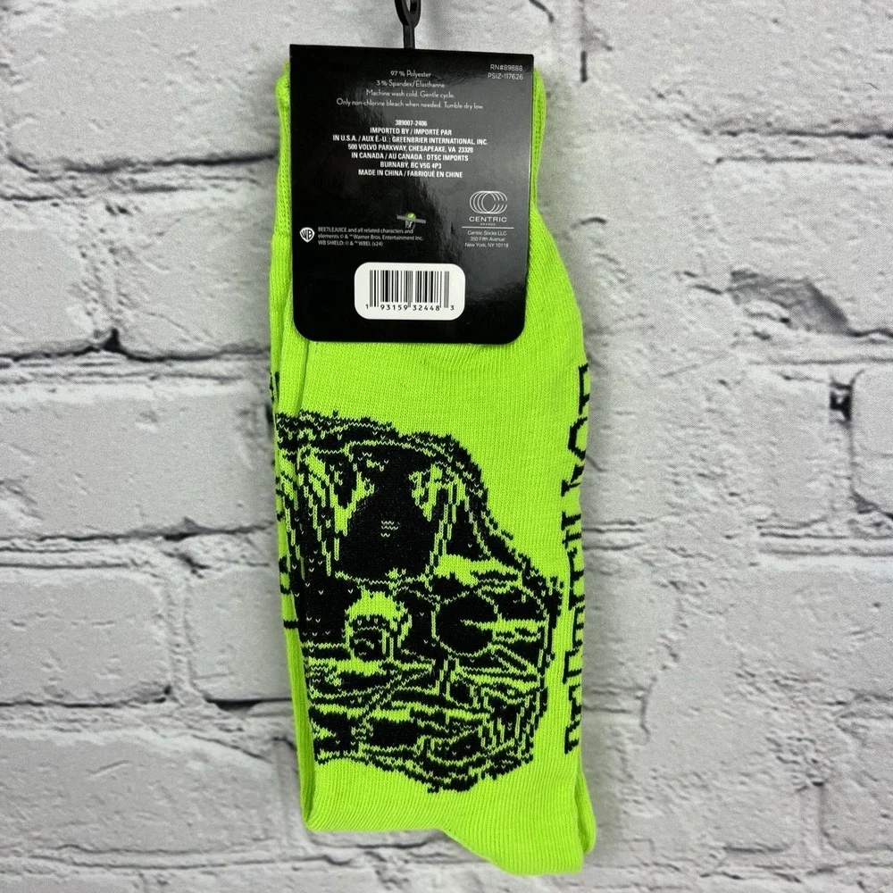 NEW BEETLEJUICE Crew Socks Size MENS 6-12 Handbook For Recently Deceased 1‎ Pair